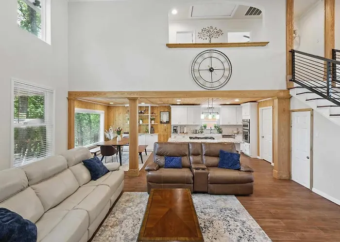 Scenic 4br Worth Ample Parking