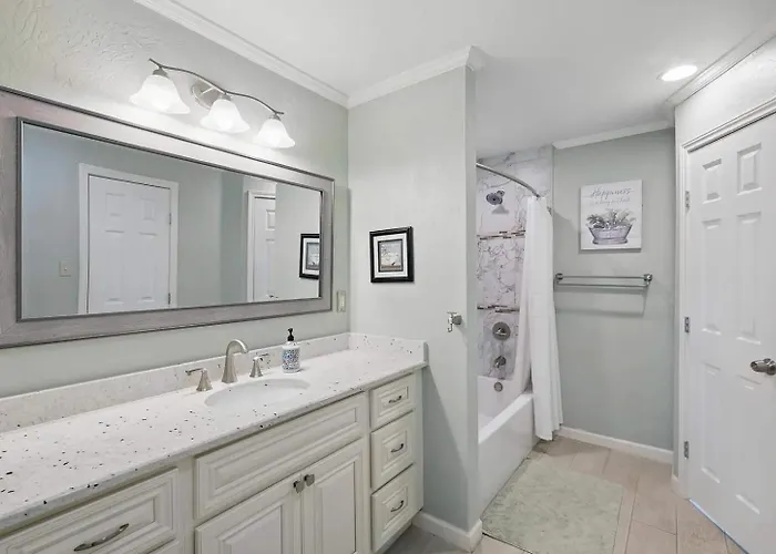 Scenic 4br Worth Ample Parking * Fort Worth