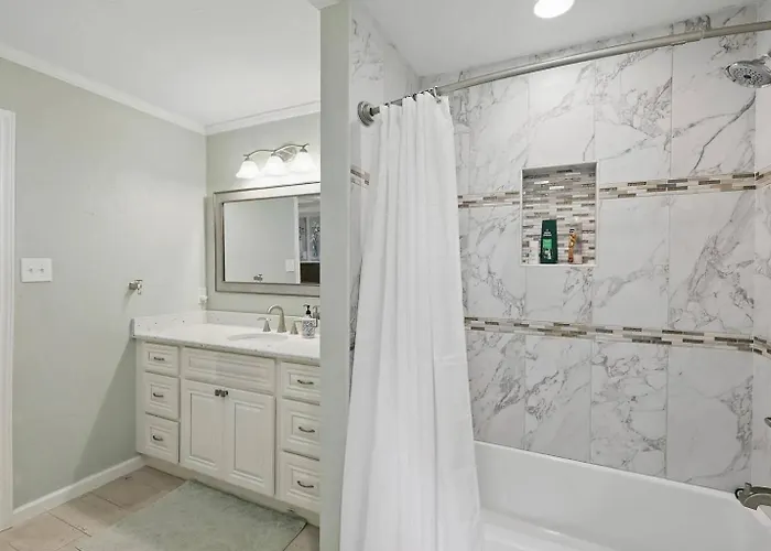 Scenic 4br Worth Ample Parking *