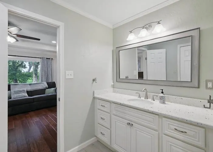 Scenic 4br Worth Ample Parking Ferienhaus