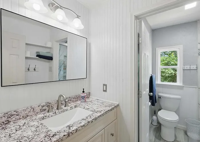 Scenic 4br Worth Ample Parking * Fort Worth