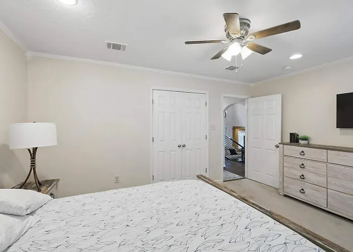 Scenic 4br Worth Ample Parking Ferienhaus Fort Worth
