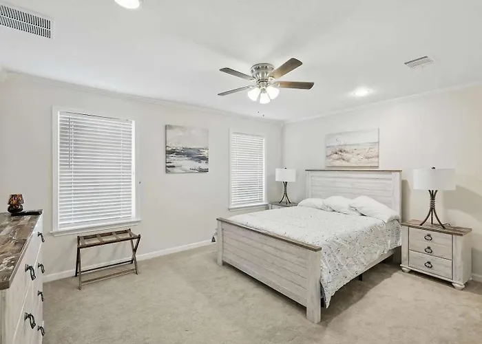Scenic 4br Worth Ample Parking *