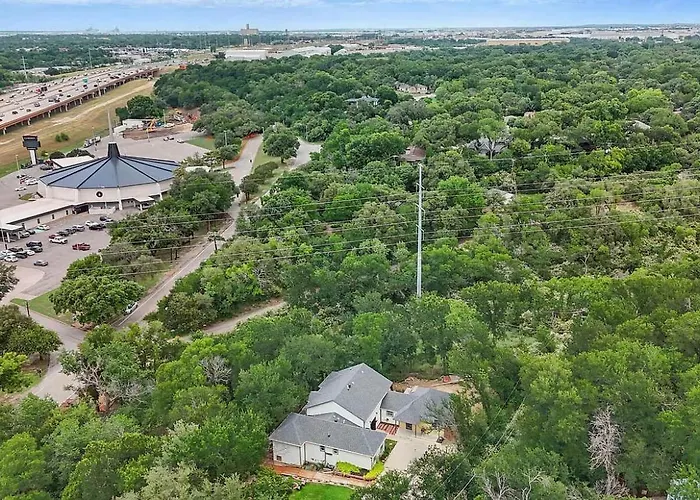 Scenic 4br Worth Ample Parking Ferienhaus *